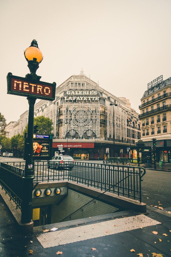 Frenh translation services & French interpreting image - Galeries Lafayette in Paris