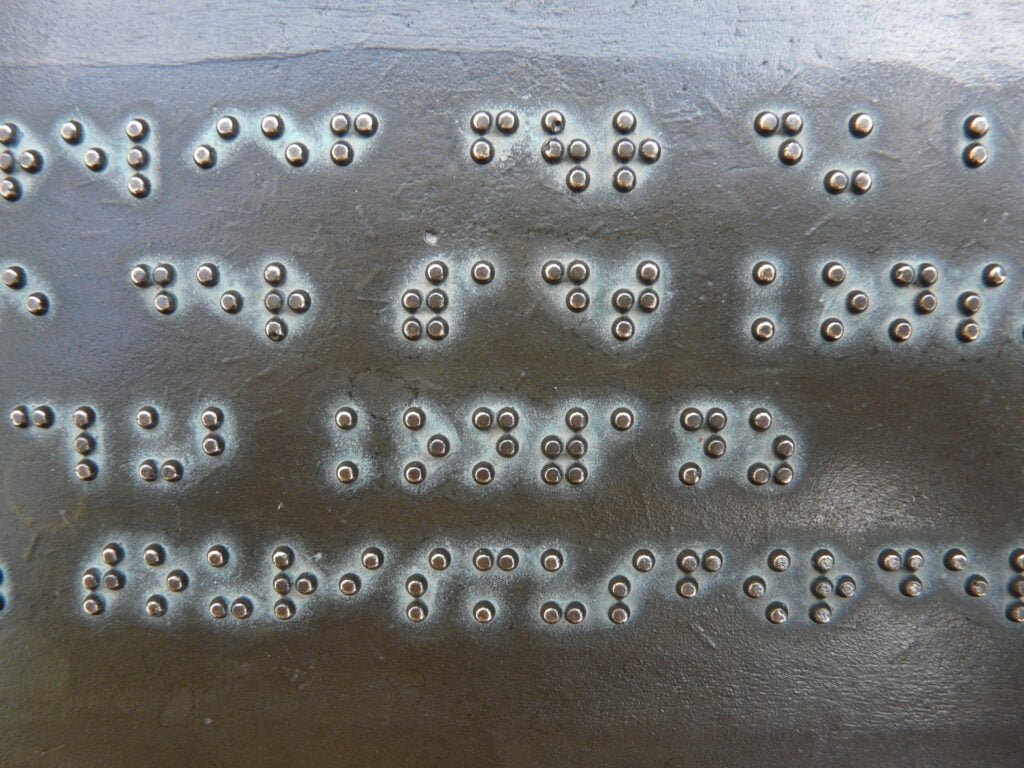 Outdoor braille transcription